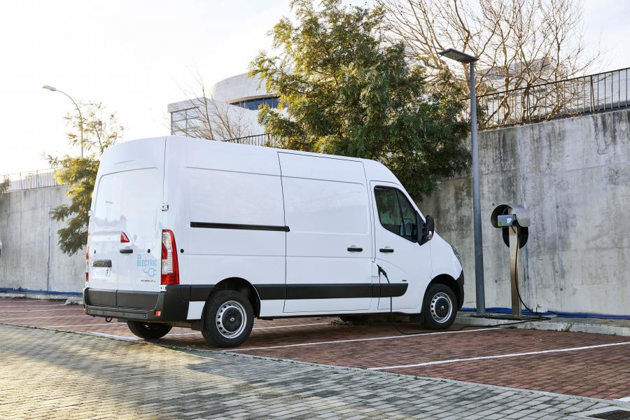  Renault Master Z.E. L3H2 Van 2017 года  (фото 32 из 42)